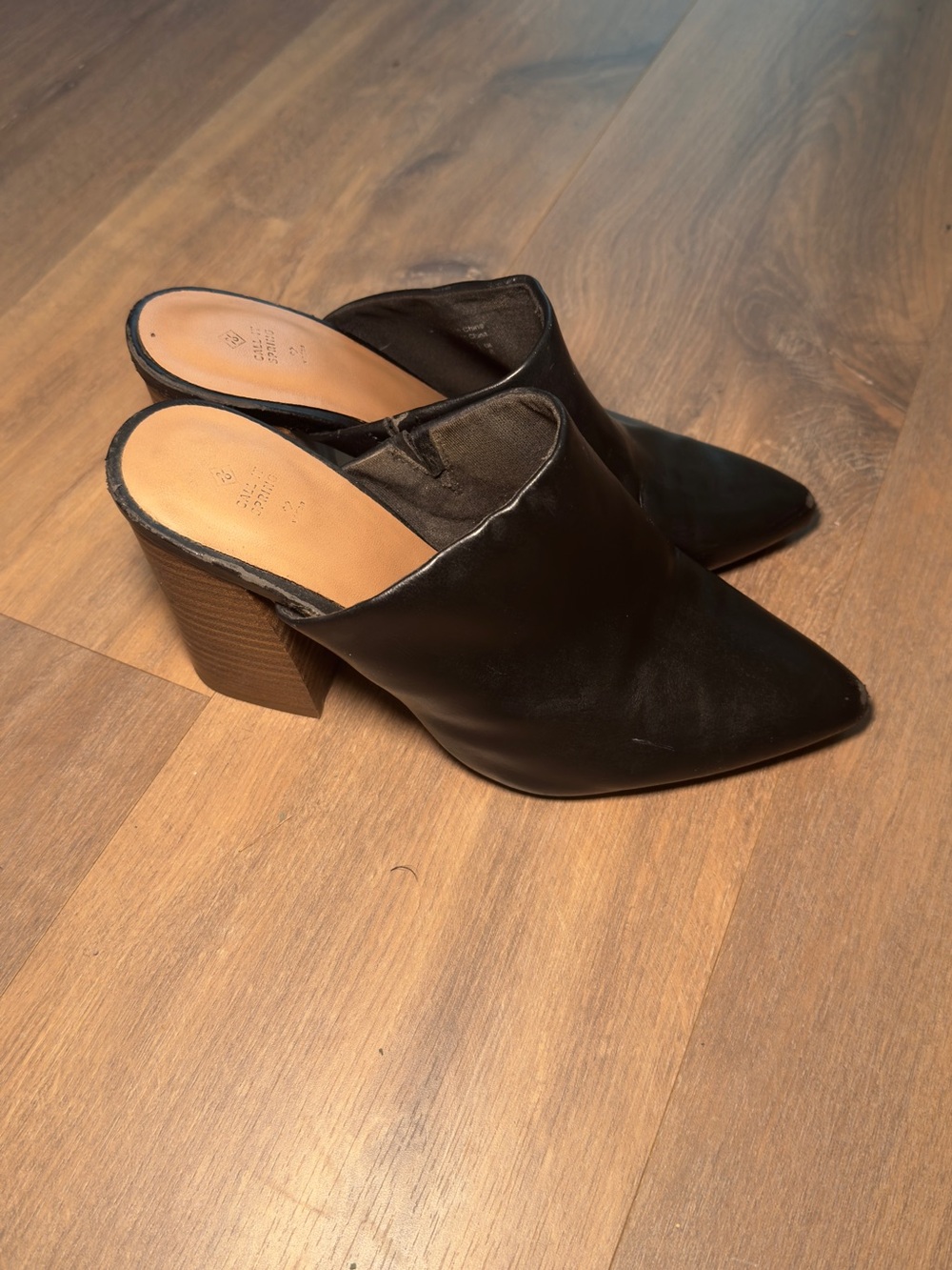 Black Leather Pointed Mule Slides - Picture 3 of 4